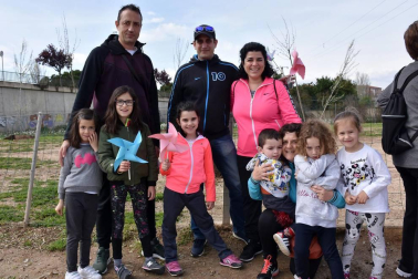 Tudela puso en marcha el 15 de abril una nueva edición del Día del árbol, cuyo acto principal fue la plantación de 20 nuevas especies en la zona canina de la calle Camino Caritat. Además se organizaron talleres medioambientales, reparto de material para los huertos escolares y sorteos de regalos para los participantes.