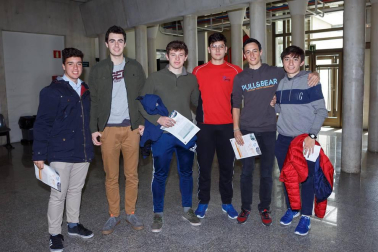 El sábado 14 de abril, la Universidad Pública de Navarra celebró la primera de sus jornadas de puertas abiertas previas al próximo curso académico, con protagonismo para las ingenierías. Una oportunidad para asistir a charlas orientativas acerca de las diversas titulaciones que oferta este centro y que están dirigidas a estudiantes de Bachillerato y Formación Profesional así como a sus familiares y el público en general.