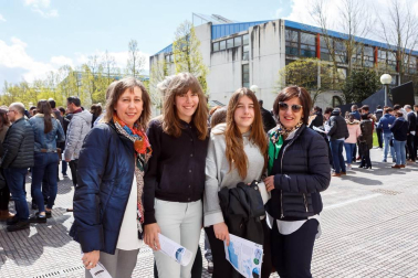 El sábado 14 de abril, la Universidad Pública de Navarra celebró la primera de sus jornadas de puertas abiertas previas al próximo curso académico, con protagonismo para las ingenierías. Una oportunidad para asistir a charlas orientativas acerca de las diversas titulaciones que oferta este centro y que están dirigidas a estudiantes de Bachillerato y Formación Profesional así como a sus familiares y el público en general.