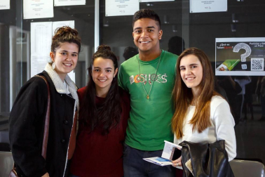 El sábado 14 de abril, la Universidad Pública de Navarra celebró la primera de sus jornadas de puertas abiertas previas al próximo curso académico, con protagonismo para las ingenierías. Una oportunidad para asistir a charlas orientativas acerca de las diversas titulaciones que oferta este centro y que están dirigidas a estudiantes de Bachillerato y Formación Profesional así como a sus familiares y el público en general.