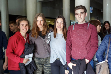 El sábado 14 de abril, la Universidad Pública de Navarra celebró la primera de sus jornadas de puertas abiertas previas al próximo curso académico, con protagonismo para las ingenierías. Una oportunidad para asistir a charlas orientativas acerca de las diversas titulaciones que oferta este centro y que están dirigidas a estudiantes de Bachillerato y Formación Profesional así como a sus familiares y el público en general.