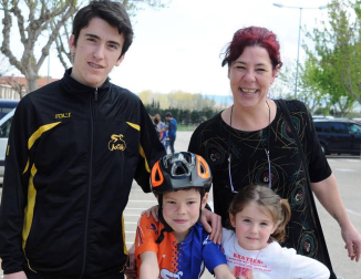 Los Juegos Deportivos de Navarra de Ciclismo celebraron su primera jornada el 14 de abril en la localidad de Cascante. 200 jóvenes ciclistas, repartidos en las diferentes categorías, participaron en esta cita deportiva, en la que se propusieron dos pruebas: una de ciclismo en ruta y otra la yincana sobre un circuito urbano de 1,3 kilómetros. También se programó, a modo de exhibición, la primera edición de la Carrera de Bicis y Motillos sin pedales.