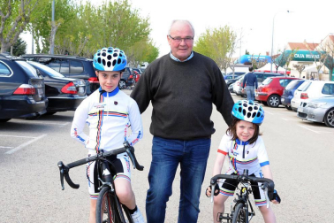 Los Juegos Deportivos de Navarra de Ciclismo celebraron su primera jornada el 14 de abril en la localidad de Cascante. 200 jóvenes ciclistas, repartidos en las diferentes categorías, participaron en esta cita deportiva, en la que se propusieron dos pruebas: una de ciclismo en ruta y otra la yincana sobre un circuito urbano de 1,3 kilómetros. También se programó, a modo de exhibición, la primera edición de la Carrera de Bicis y Motillos sin pedales.