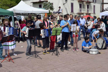 Imágenes del V Mercado de Productores y Encuentro de Promotores del Pirineo celebrado este domingo en Valcarlos.