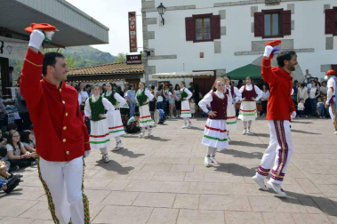 Imágenes del V Mercado de Productores y Encuentro de Promotores del Pirineo celebrado este domingo en Valcarlos.