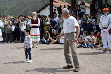 Imágenes del V Mercado de Productores y Encuentro de Promotores del Pirineo celebrado este domingo en Valcarlos.