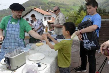 Imágenes del V Mercado de Productores y Encuentro de Promotores del Pirineo celebrado este domingo en Valcarlos.