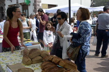 Imágenes del V Mercado de Productores y Encuentro de Promotores del Pirineo celebrado este domingo en Valcarlos.