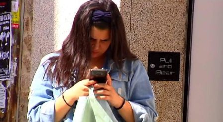 Síndrome del cuello roto: la nueva enfermedad por el uso del móvil