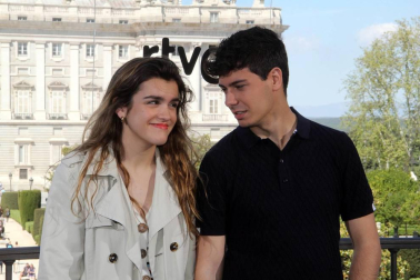 Será el día 3 de mayo cuando todos pongan rumbo a la capital lusa, como parte de una numerosa delegación de la que también formarán parte su excompañera y amiga Aitana, sus exprofesores Javier Calvo y Javier Ambrossi y la presentadora Anne Igartiburu, que presentará desde allí algunos especiales del programa "Corazón".