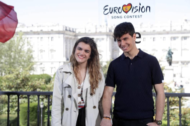Será el día 3 de mayo cuando todos pongan rumbo a la capital lusa, como parte de una numerosa delegación de la que también formarán parte su excompañera y amiga Aitana, sus exprofesores Javier Calvo y Javier Ambrossi y la presentadora Anne Igartiburu, que presentará desde allí algunos especiales del programa "Corazón".