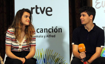 Será el día 3 de mayo cuando todos pongan rumbo a la capital lusa, como parte de una numerosa delegación de la que también formarán parte su excompañera y amiga Aitana, sus exprofesores Javier Calvo y Javier Ambrossi y la presentadora Anne Igartiburu, que presentará desde allí algunos especiales del programa "Corazón".