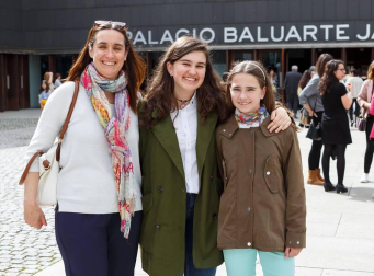 Del 19 al 22 de abril, Baluarte acogió seis sesiones del musical 'Dirty Dancing', la obra basada en la historia de Baby y Johnny Castle que conquistó las pantallas de cine a finales de los 80 y se llevó el Óscar a la mejor canción original. Una treintena de actores, cantantes, bailarines y músicos dieron vida a este espectáculo sobre el escenario.