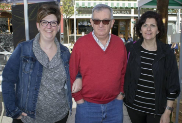 La mañana del 21 de abril, Lodosa acogió una Feria de Sostenibilidad Ambiental con exposiciones, talleres y charlas que se desarrollaron en el Paseo. La feria, que estuvo organizada por Ibaialde Ikastola, contó con la colaboración del Ayuntamiento de Lodosa, el Consorcio turístico de Tierra Estella, Teder y la Mancomunidad de Montejurra.