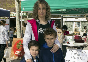 La mañana del 21 de abril, Lodosa acogió una Feria de Sostenibilidad Ambiental con exposiciones, talleres y charlas que se desarrollaron en el Paseo. La feria, que estuvo organizada por Ibaialde Ikastola, contó con la colaboración del Ayuntamiento de Lodosa, el Consorcio turístico de Tierra Estella, Teder y la Mancomunidad de Montejurra.