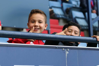 ¿Estuviste en el estadio durante el partido? Trata de encontrarte en la grada.