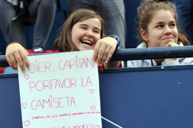 ¿Estuviste en el estadio durante el partido? Trata de encontrarte en la grada.