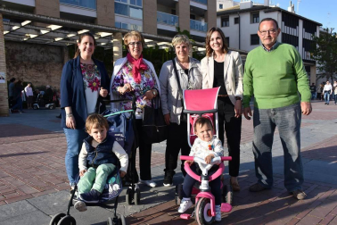 El viernes 20 de abril, a las siete y media de la tarde, los tudelanos disfrutaron del inicio de las Fiestas de la Verdura de 2018. La celebración comenzó con el disparo realizado junto a la carpa de la Orden del Volatín, en el paseo del Queiles. Tras el cohete, se abrió la primera degustación de estas jornadas gastronómicas en la misma carpa.