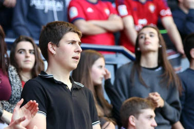 ¿Estuviste en el estadio durante el partido? Trata de encontrarte en la grada.