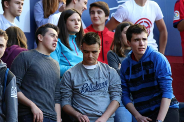 ¿Estuviste en el estadio durante el partido? Trata de encontrarte en la grada.