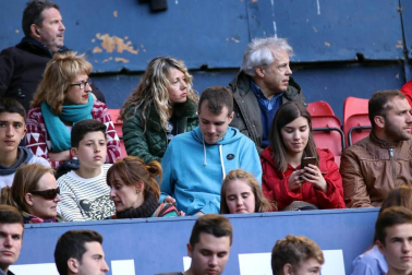 ¿Estuviste en el estadio durante el partido? Trata de encontrarte en la grada.
