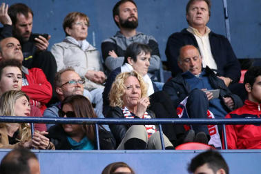 ¿Estuviste en el estadio durante el partido? Trata de encontrarte en la grada.