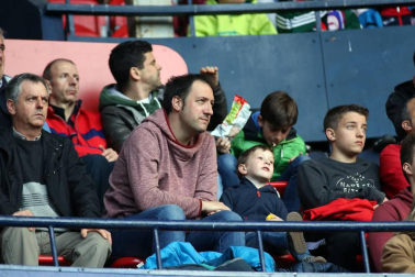 ¿Estuviste en el estadio durante el partido? Trata de encontrarte en la grada.