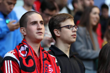 ¿Estuviste en el estadio durante el partido? Trata de encontrarte en la grada.