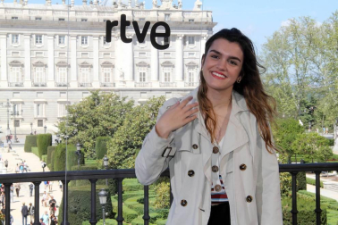 Será el día 3 de mayo cuando todos pongan rumbo a la capital lusa, como parte de una numerosa delegación de la que también formarán parte su excompañera y amiga Aitana, sus exprofesores Javier Calvo y Javier Ambrossi y la presentadora Anne Igartiburu, que presentará desde allí algunos especiales del programa "Corazón".
