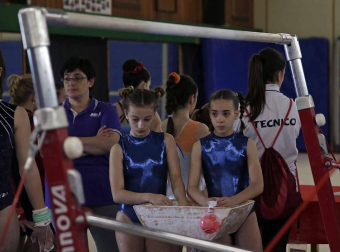 Este fin de semana se celebró la 25ª edición del trofeo de gimnasia artística en Amaya con un centenar de deportistas participantes y con un homenaje a todas las gimnastas que han pasado durante estos años por el club