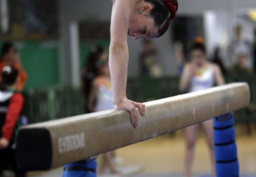 Este fin de semana se celebró la 25ª edición del trofeo de gimnasia artística en Amaya con un centenar de deportistas participantes y con un homenaje a todas las gimnastas que han pasado durante estos años por el club