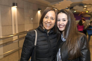 Haizea, Asociación por la danza en Navarra, cerró las actividades organizadas con motivo del Día de la Danza con la habitual Gala de teatro, que tuvo lugar un año más en el Auditorio de Barañáin. Los alumnos y alumnas de la asociación presentaron las coreografías preparadas para tal evento y compartieron el espacio con bailarines profesionales, que fueron los encargados de cerrar el espectáculo.