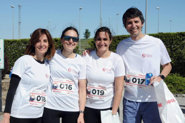Más de cien trabajadores de 21 empresas navarras participaron en una carrera solidaria el 28 de abril con motivo del Día Mundial de la Seguridad y la Salud en el Trabajo. Bajo el nombre '1ª Carrera por la Seguridad Laboral', la prueba estuvo organizada por Rockwool, internacional presente en tres continentes y con una planta en Caparroso, y contó con la colaboración de la Fundación Industrial Navarra (FIN). Además de buscar aumentar la sensibilización en este ámbito, la carrera sirvió para recoger fondos con destino a la asociación Ibili.