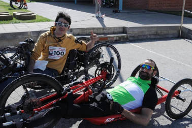Más de cien trabajadores de 21 empresas navarras participaron en una carrera solidaria el 28 de abril con motivo del Día Mundial de la Seguridad y la Salud en el Trabajo. Bajo el nombre '1ª Carrera por la Seguridad Laboral', la prueba estuvo organizada por Rockwool, internacional presente en tres continentes y con una planta en Caparroso, y contó con la colaboración de la Fundación Industrial Navarra (FIN). Además de buscar aumentar la sensibilización en este ámbito, la carrera sirvió para recoger fondos con destino a la asociación Ibili.