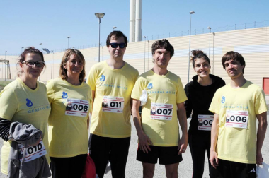 Más de cien trabajadores de 21 empresas navarras participaron en una carrera solidaria el 28 de abril con motivo del Día Mundial de la Seguridad y la Salud en el Trabajo. Bajo el nombre '1ª Carrera por la Seguridad Laboral', la prueba estuvo organizada por Rockwool, internacional presente en tres continentes y con una planta en Caparroso, y contó con la colaboración de la Fundación Industrial Navarra (FIN). Además de buscar aumentar la sensibilización en este ámbito, la carrera sirvió para recoger fondos con destino a la asociación Ibili.