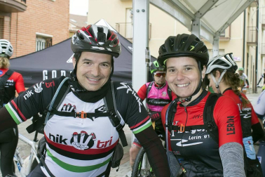 800 amantes de la bicicleta disfrutaron el 28 de abril de la décima edición de la marcha Ibaigorri BTT. Lerín se volcó un año más en los preparativos y acogió a los deportistas, llegados de diferentes poblaciones navarras y nacionales, que además de disfrutar de los paisajes naturales que rodean a esta localidad también pudieron hacerse con obsequios de los organizadores gracias a un sorteo.