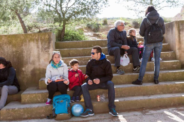 El intenso viento no impidió que cientos de tudelanos degustaran las tradicionales 'culecas'