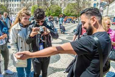 Amaia Romero y Alfred García visitan Lisboa antes del primer ensayo en el estadio Altice Arena, donde se celebrará el festival de Eurovisión