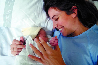 El Día de la Madre tiene este domingo un carácter especial para cuatro mujeres que esta semana han dado a luz