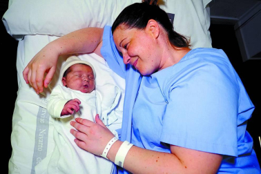 El Día de la Madre tiene este domingo un carácter especial para cuatro mujeres que esta semana han dado a luz