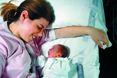 El Día de la Madre tiene este domingo un carácter especial para cuatro mujeres que esta semana han dado a luz
