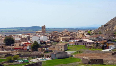La web municipal de Murillo el Fruto recoge varias fotos antiguas de la Pesqueta. Esta fiesta campestre, desaparecida en los años 70, comenzaba con un almuerzo a base de barbos y madrillas