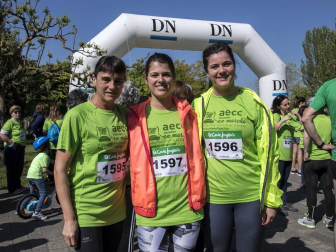 Un sol radiante se une a la V Marcha contra el Cáncer en Pamplona