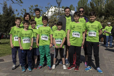 Un sol radiante se une a la V Marcha contra el Cáncer en Pamplona