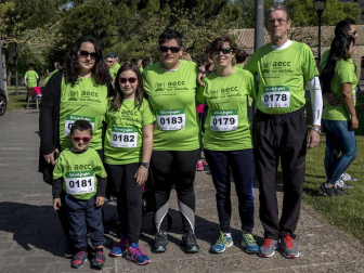 Un sol radiante se une a la V Marcha contra el Cáncer en Pamplona