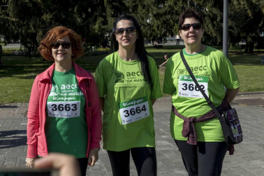 Un sol radiante se une a la V Marcha contra el Cáncer en Pamplona