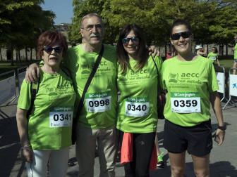 Un sol radiante se une a la V Marcha contra el Cáncer en Pamplona