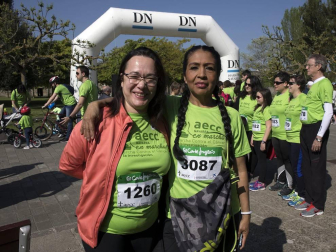 Un sol radiante se une a la V Marcha contra el Cáncer en Pamplona