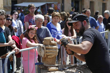 El sol participó en la 26 edición de la Feria de Artesanía de Alsasua con motivo de sus fiestas del Casco Antiguo