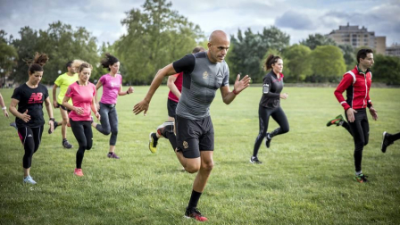 Varios aficionados al running disfrutaron de una charla y ejercicios con el medallista olímpico.